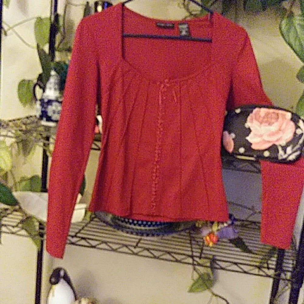 Top - Picture 2 of 8